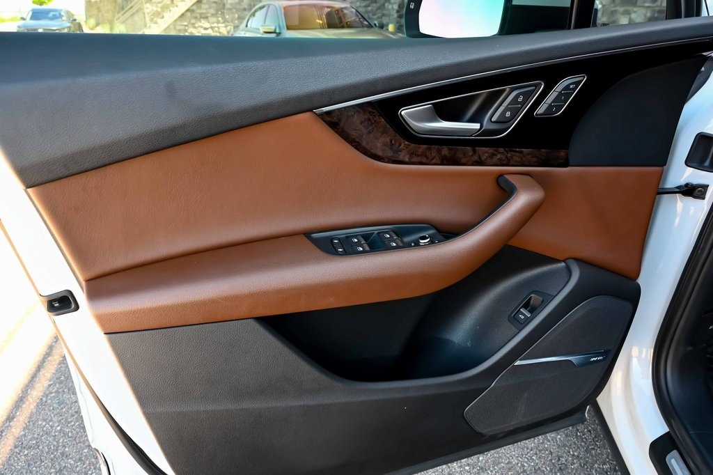 Image of 2019 Audi Q7 55 SE Premium SUV