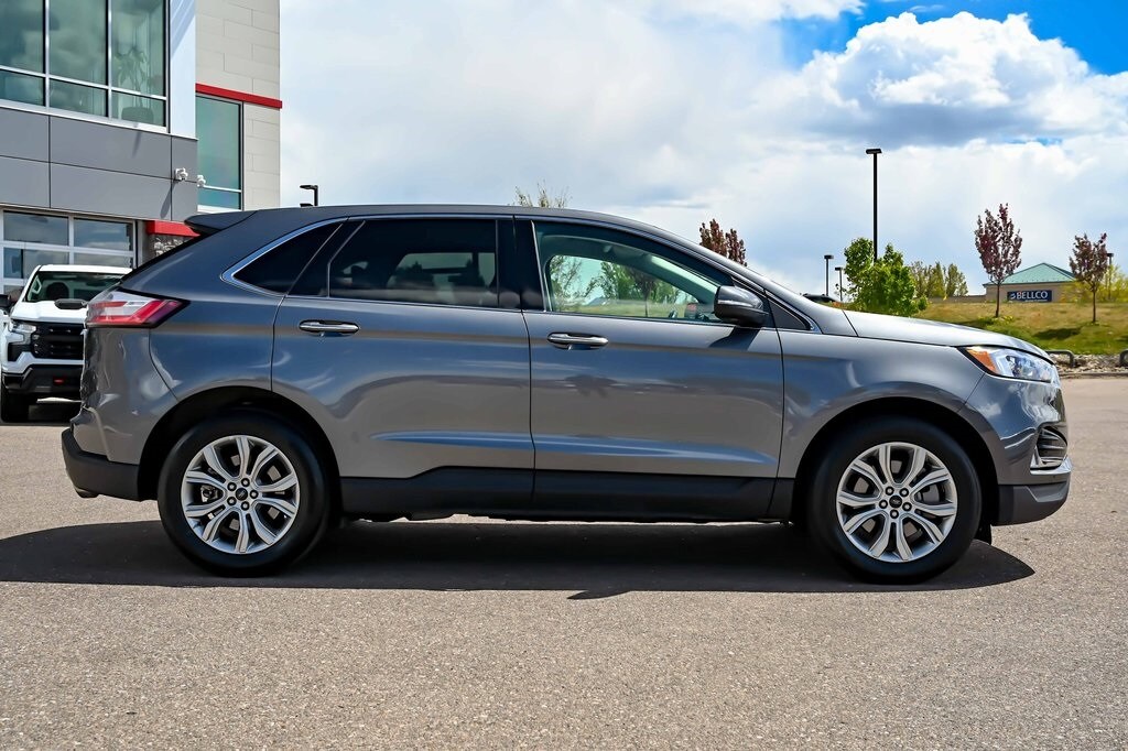 2024 Ford Edge Titanium photo 3