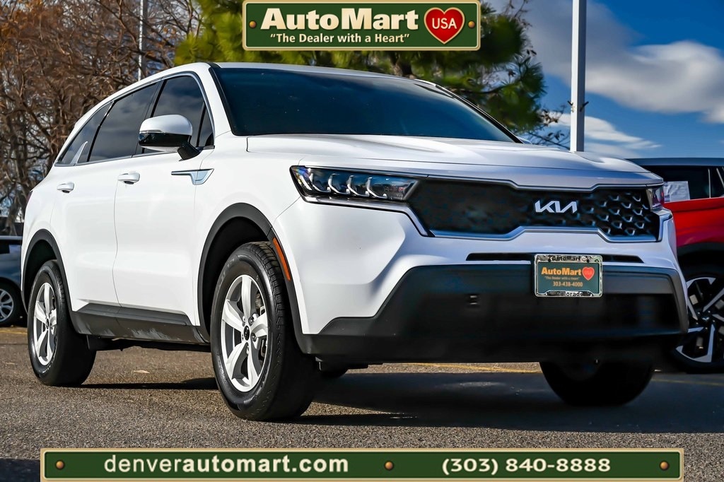 2023 Kia Sorento LX's photo