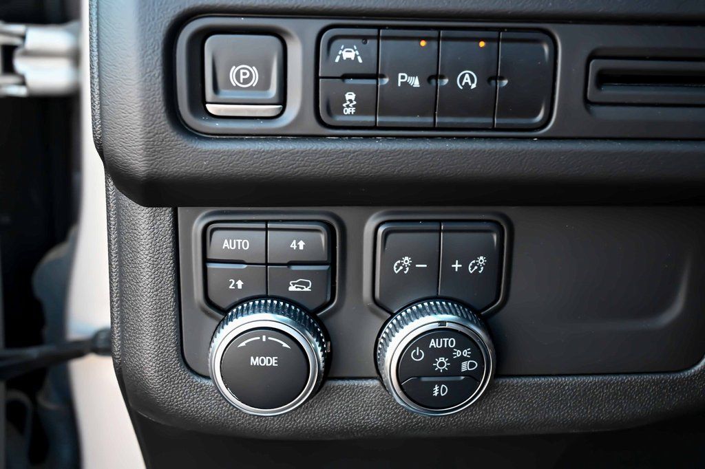 2023 GMC Yukon XL SLT - Photo 24