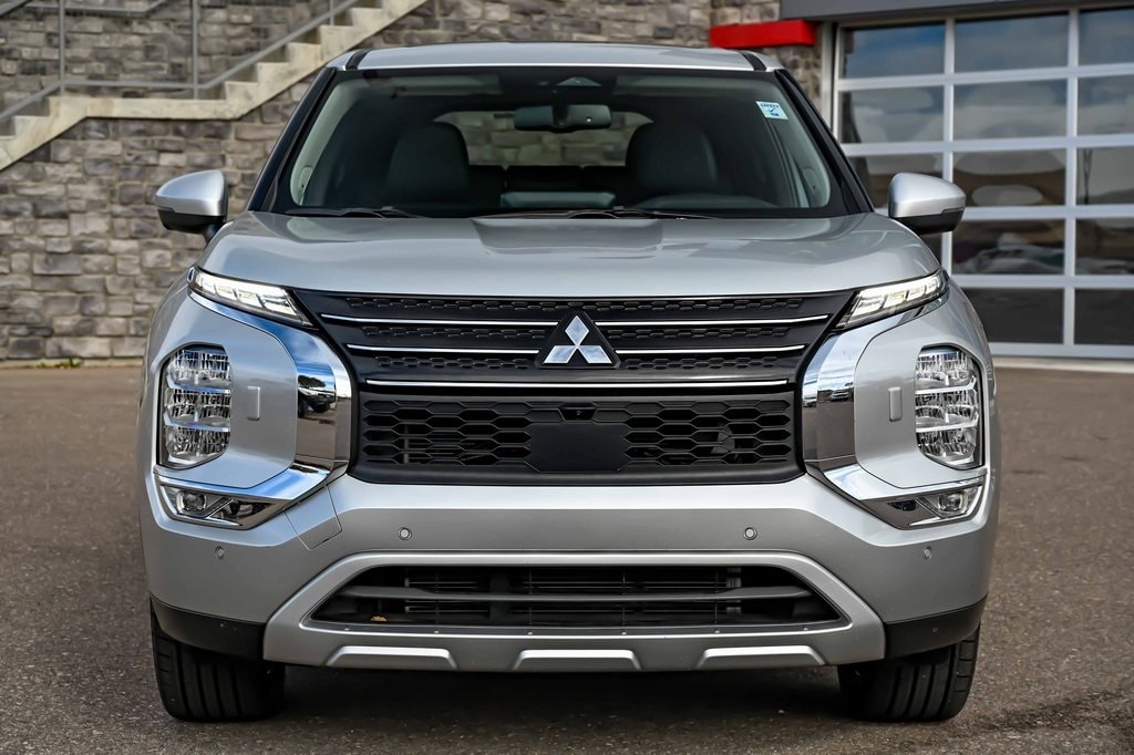 Used 2024 Mitsubishi Outlander SE SUV