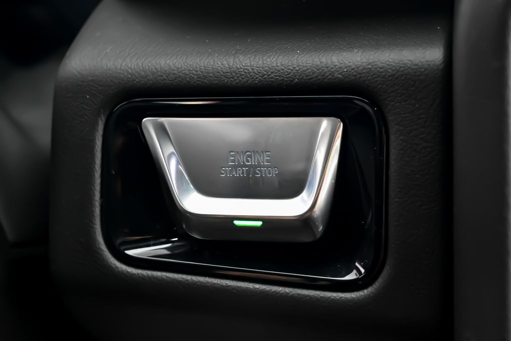 2025 GMC Yukon Denali - Photo 33