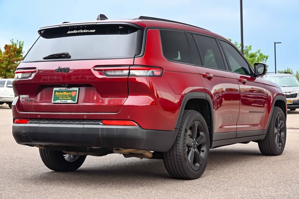 2022 Jeep Grand Cherokee Laredo Altitude photo 3