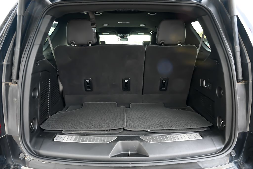 2025 GMC Yukon Denali - Photo 20