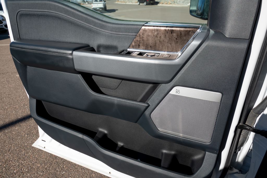 2022 Ford F-150 Lariat - Photo 12