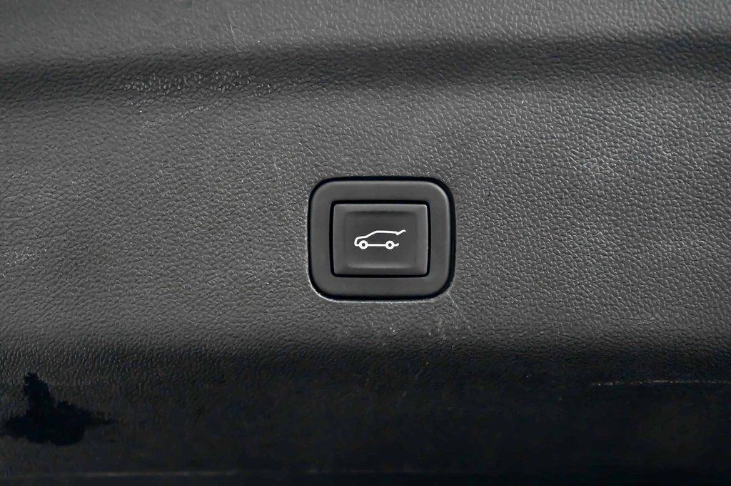 2023 GMC Yukon SLT - Photo 21