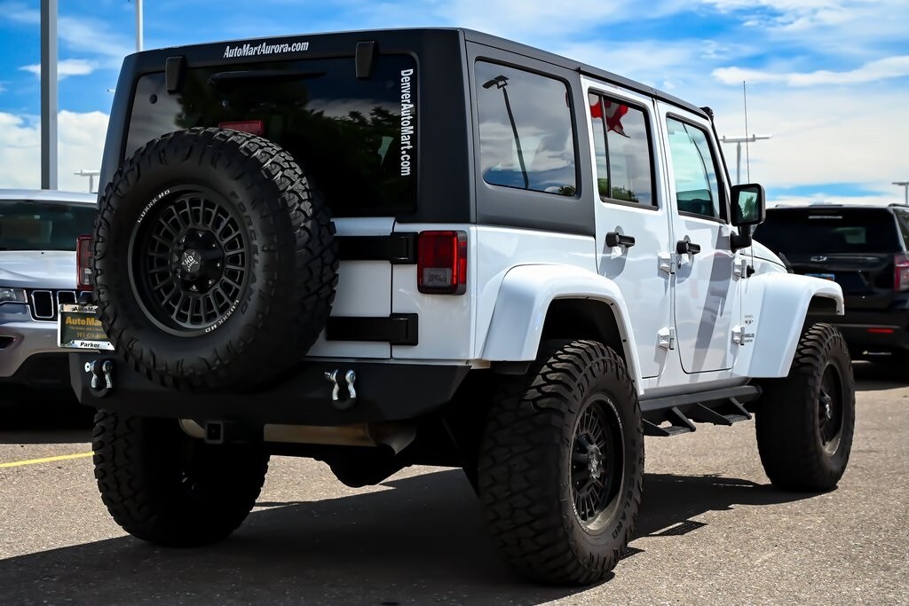 2017 Jeep Wrangler Unlimited Sahara photo 4