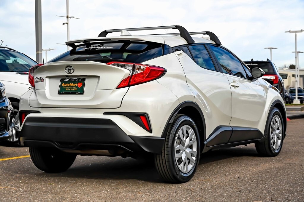 2021 Toyota C-HR LE photo 4