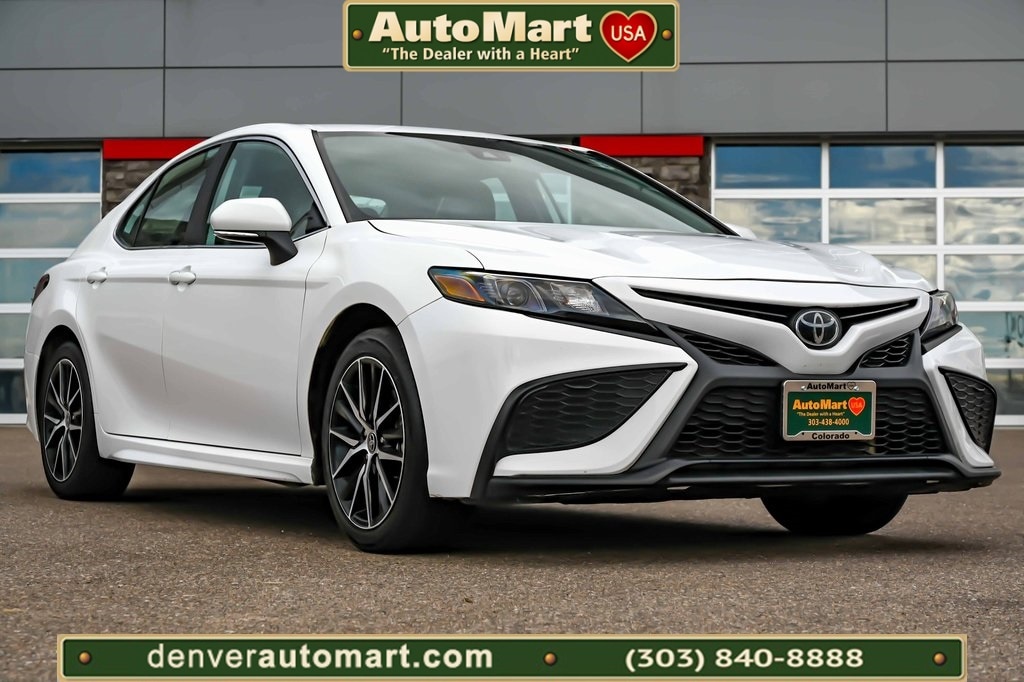 Used 2024 Toyota Camry SE Sedan