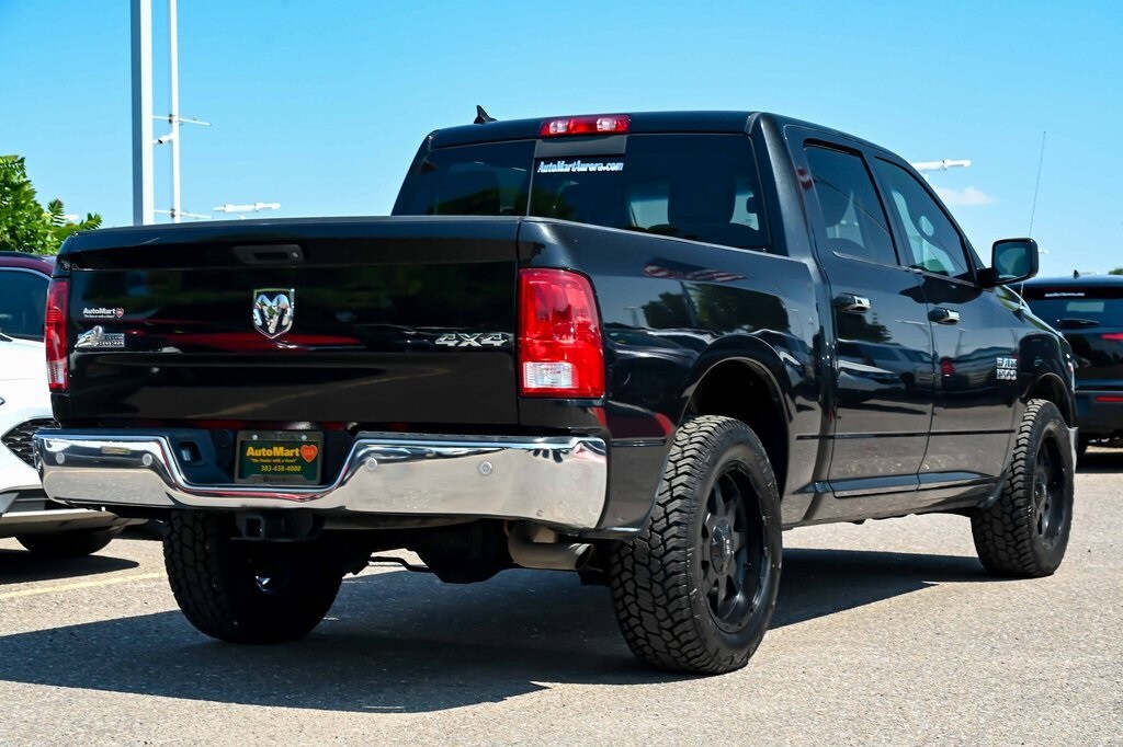 2015 Ram 1500 SLT photo 4