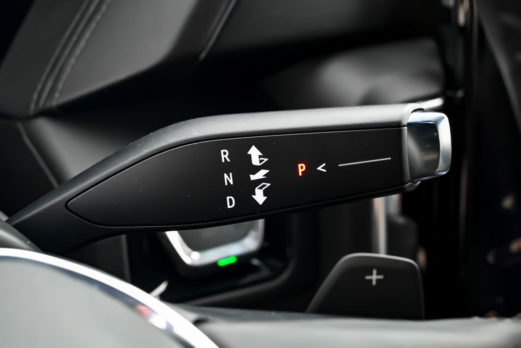 2025 GMC Yukon Denali - Photo 30