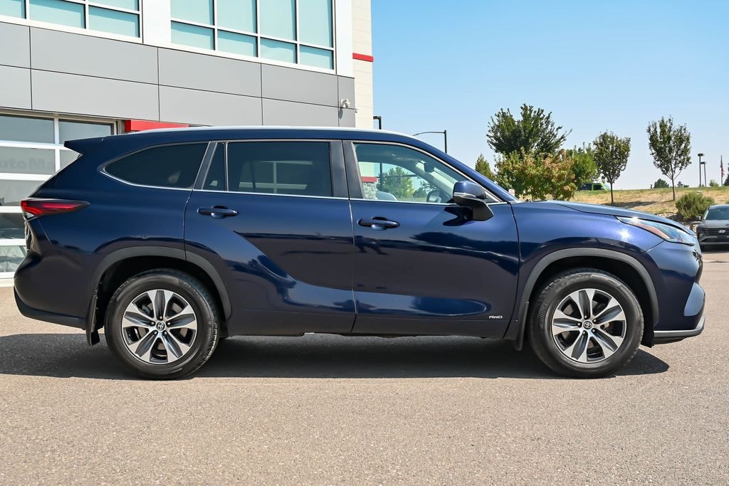 Used 2024 Toyota Highlander Hybrid XLE SUV