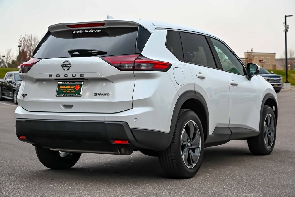 2024 Nissan Rogue SV photo 3