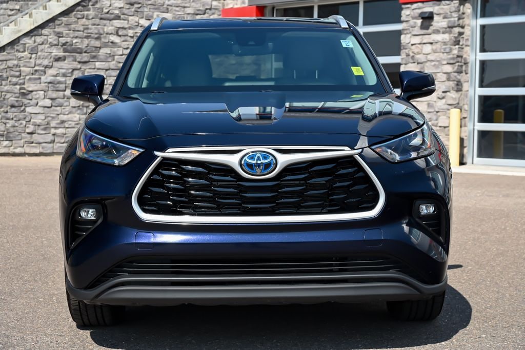 Used 2024 Toyota Highlander Hybrid XLE SUV