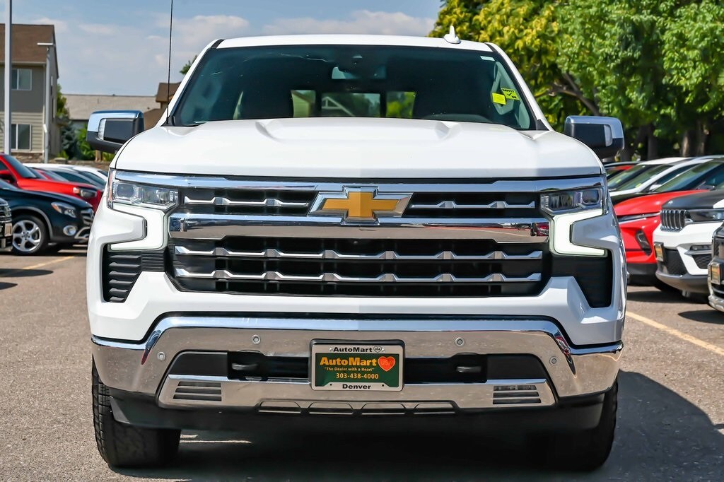 2023 Chevrolet Silverado 1500 LTZ photo 2