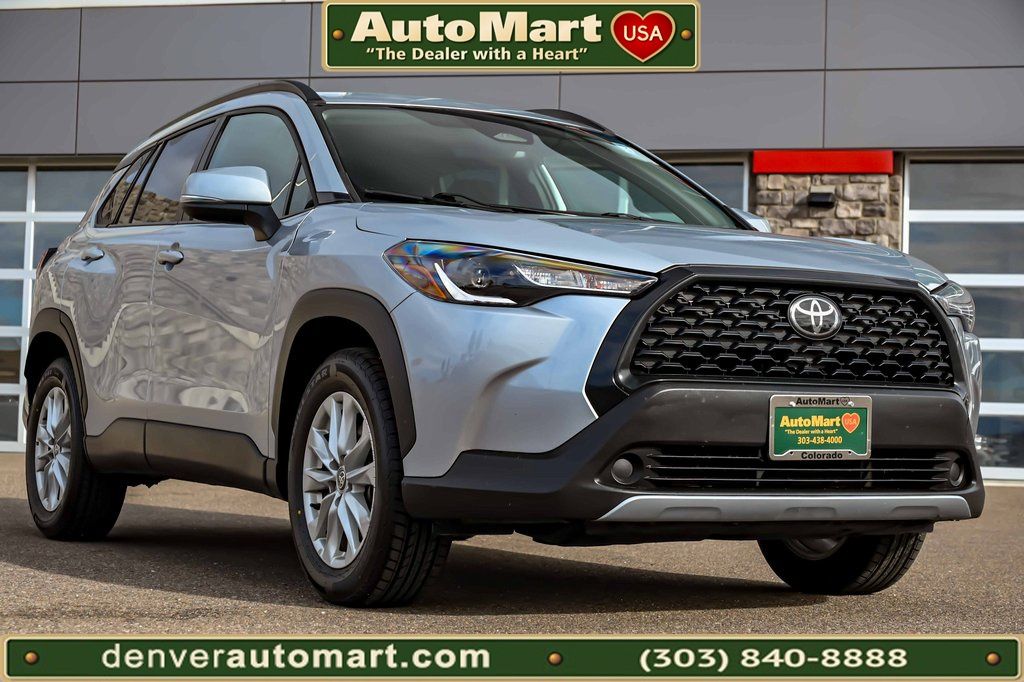 2024 Toyota Corolla Cross LE
