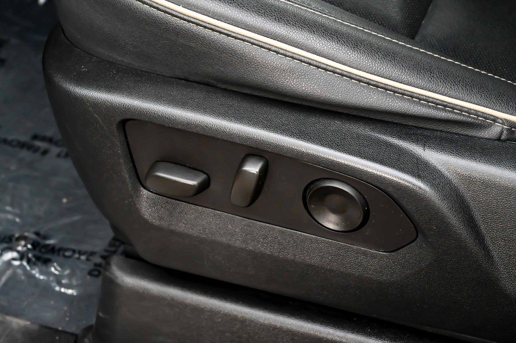 2023 GMC Yukon SLT - Photo 16
