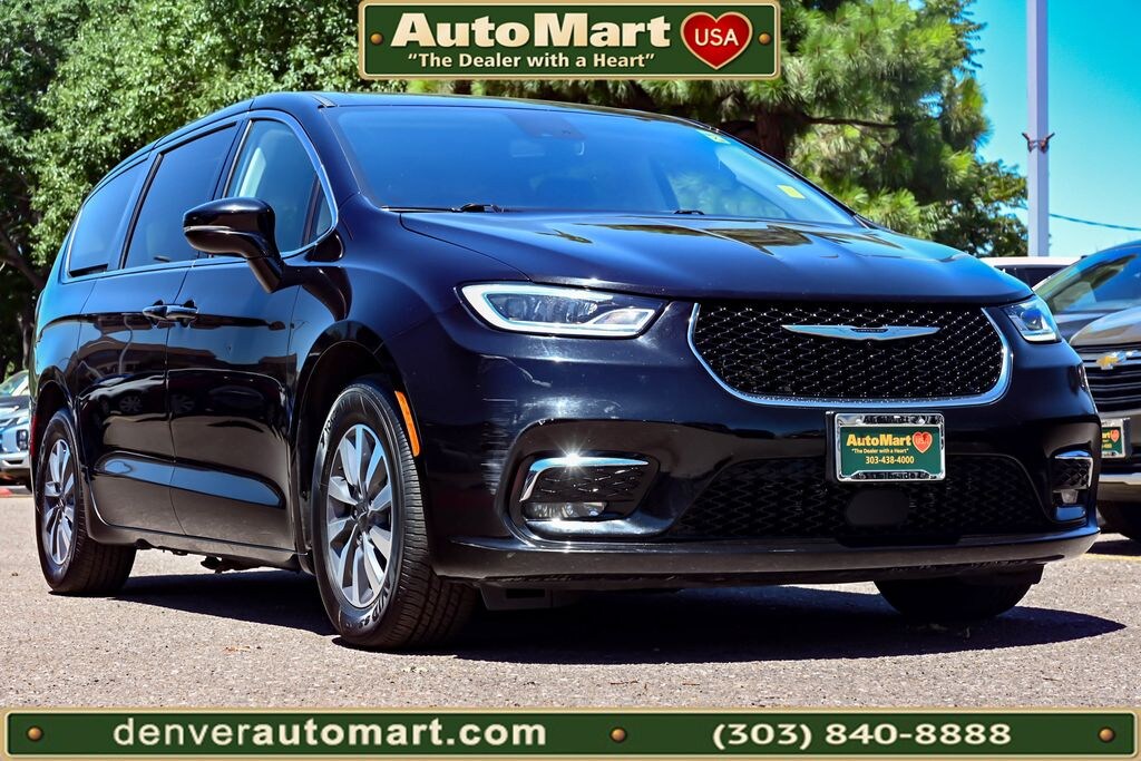 Used 2024 Chrysler Pacifica Plug-In Hybrid Select Van Passenger Van