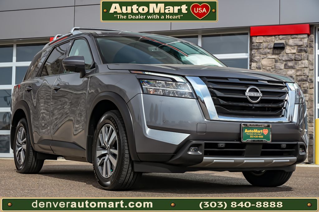 2024 Nissan Pathfinder SL 4WD's photo