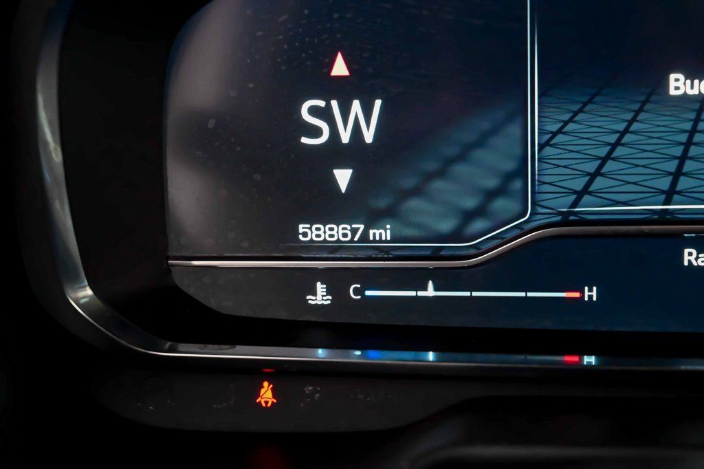 2023 GMC Yukon SLT - Photo 29