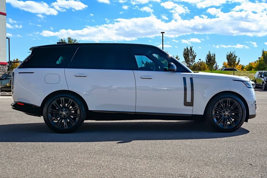 2024 Land Rover Range Rover Autobiography photo 2