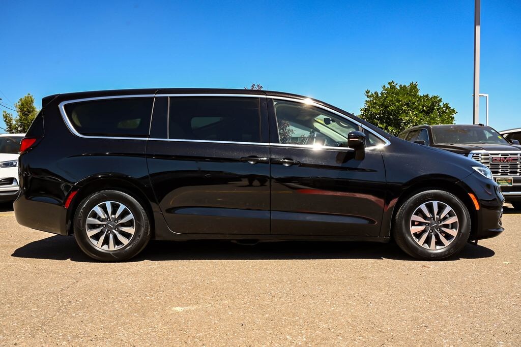 Used 2024 Chrysler Pacifica Plug-In Hybrid Select Van Passenger Van