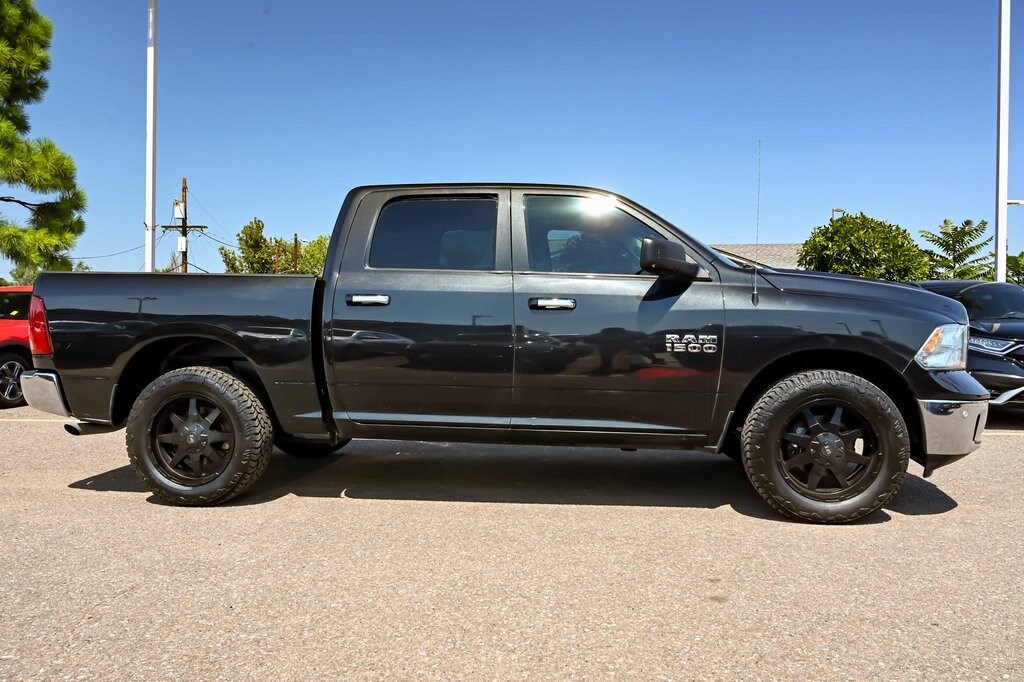 2015 Ram 1500 SLT photo 3