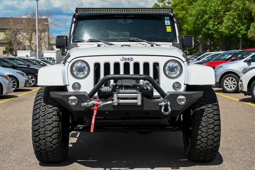 2017 Jeep Wrangler Unlimited Sahara photo 2