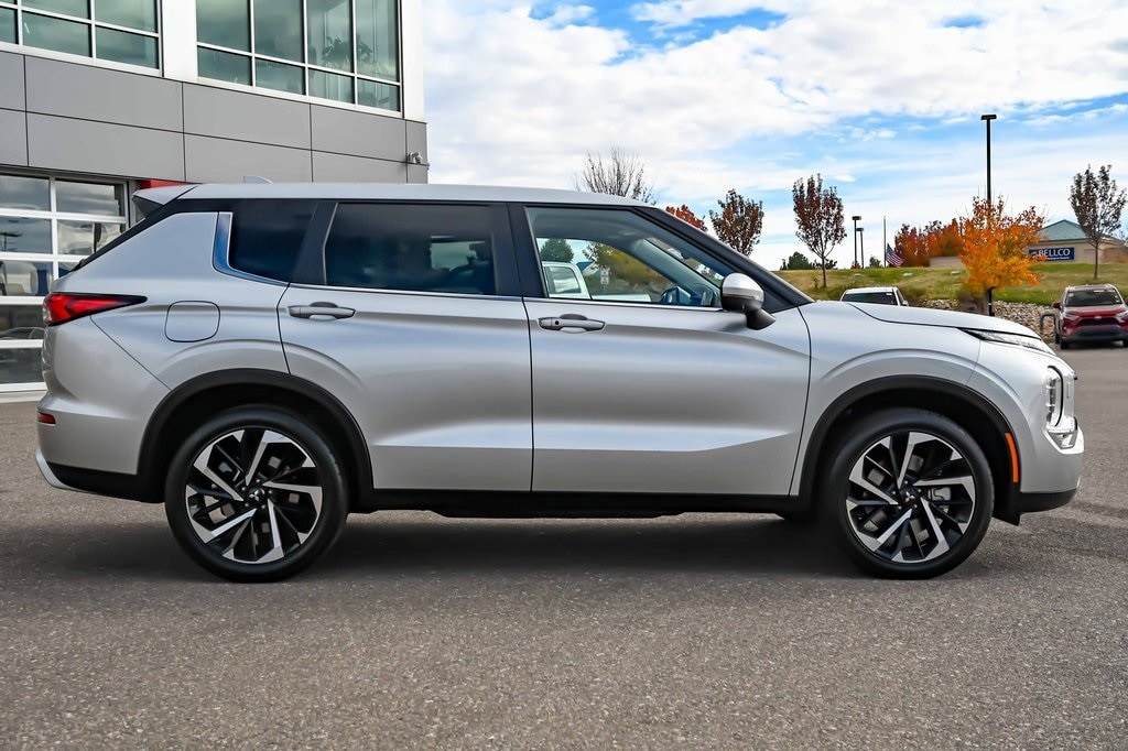 Used 2024 Mitsubishi Outlander SE SUV
