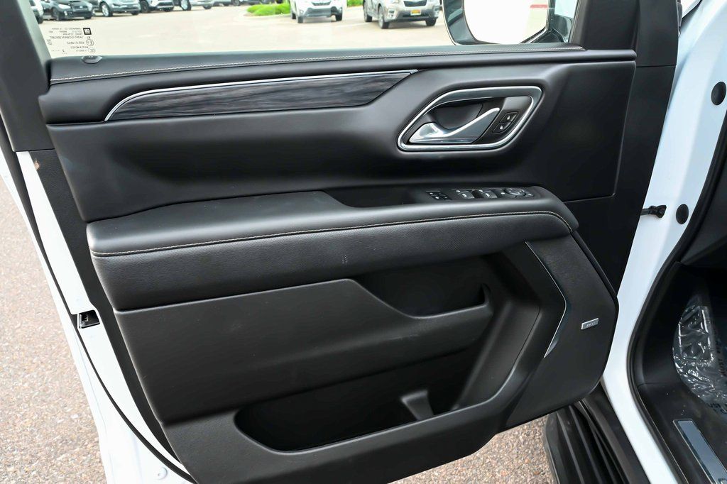 2023 GMC Yukon SLT - Photo 11