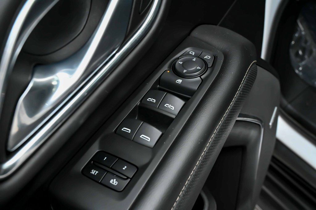 2023 GMC Yukon SLT - Photo 12