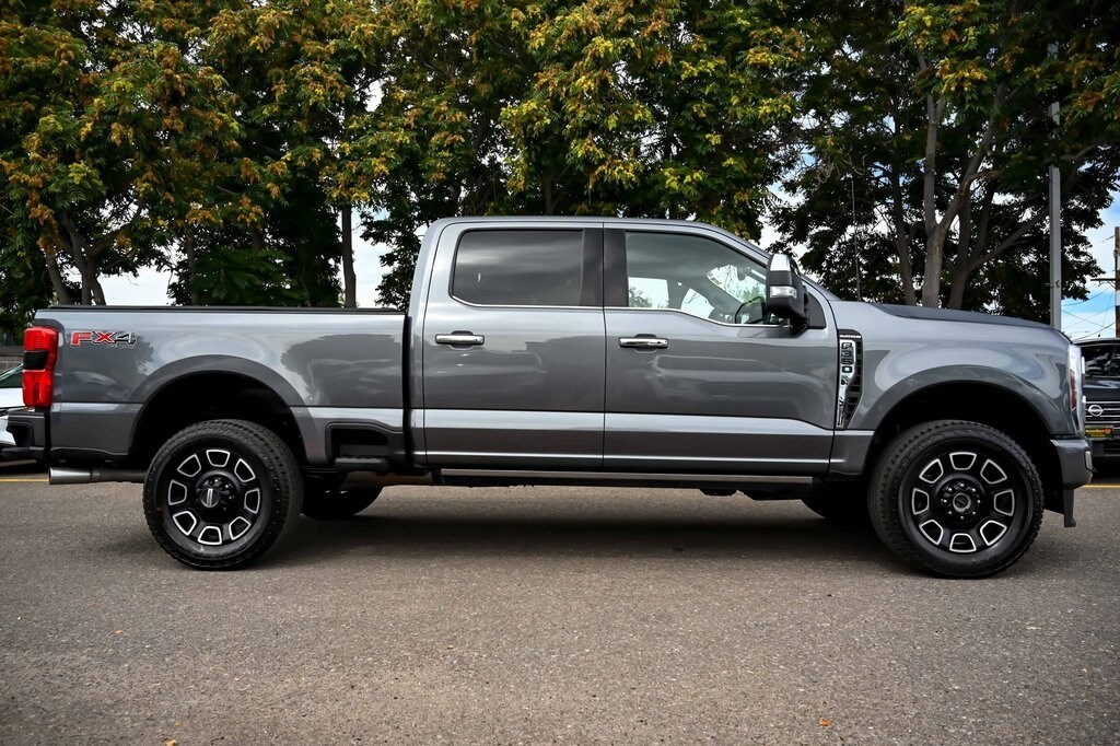 2024 Ford F-350 Platinum photo 3