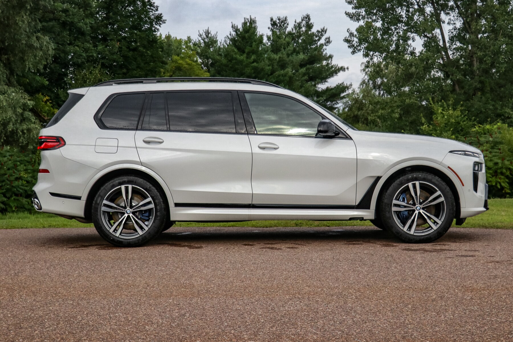 2025 Bmw X7 M60i photo 2