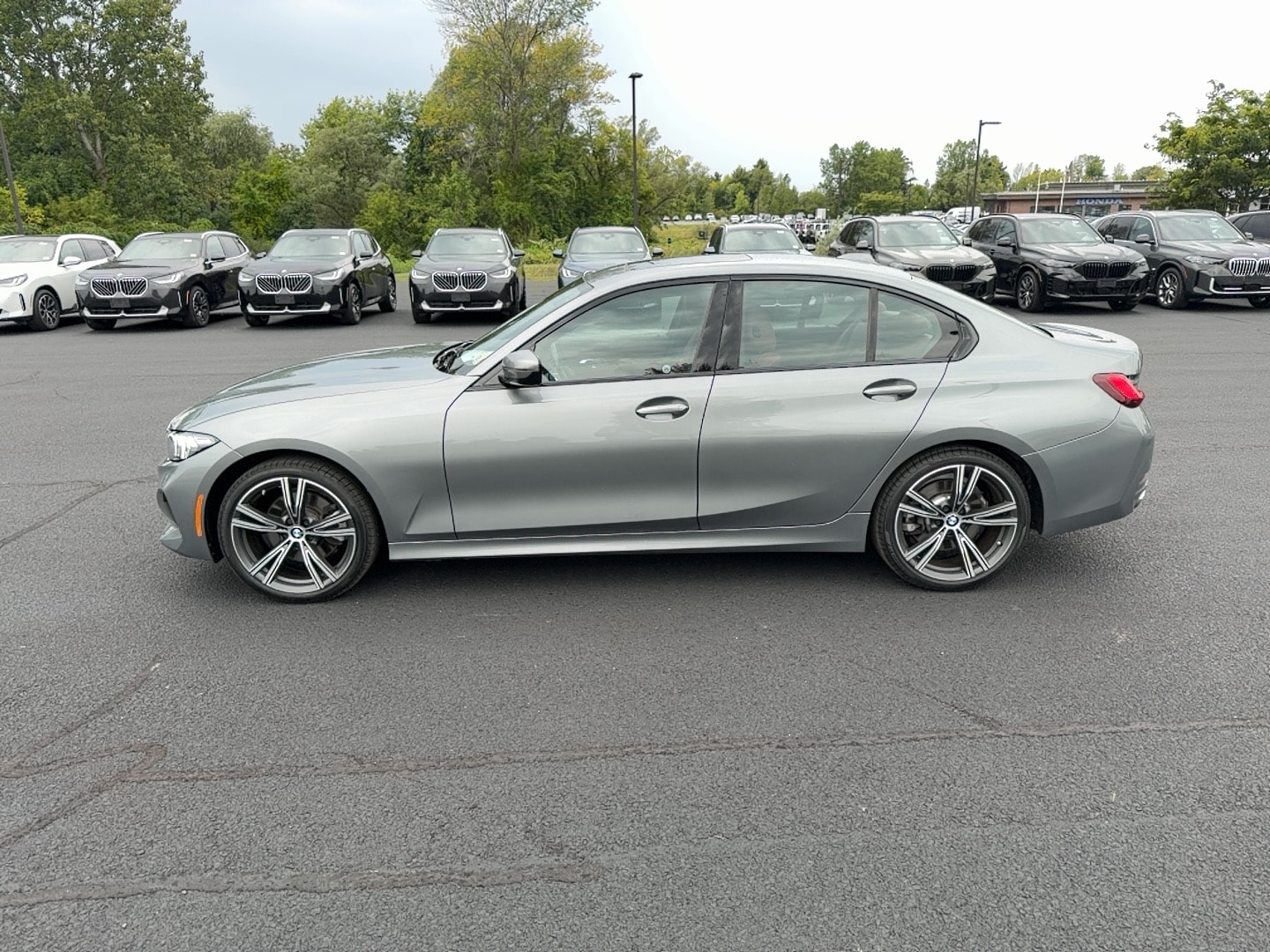 2023 BMW 3 Series 330i - Photo 8