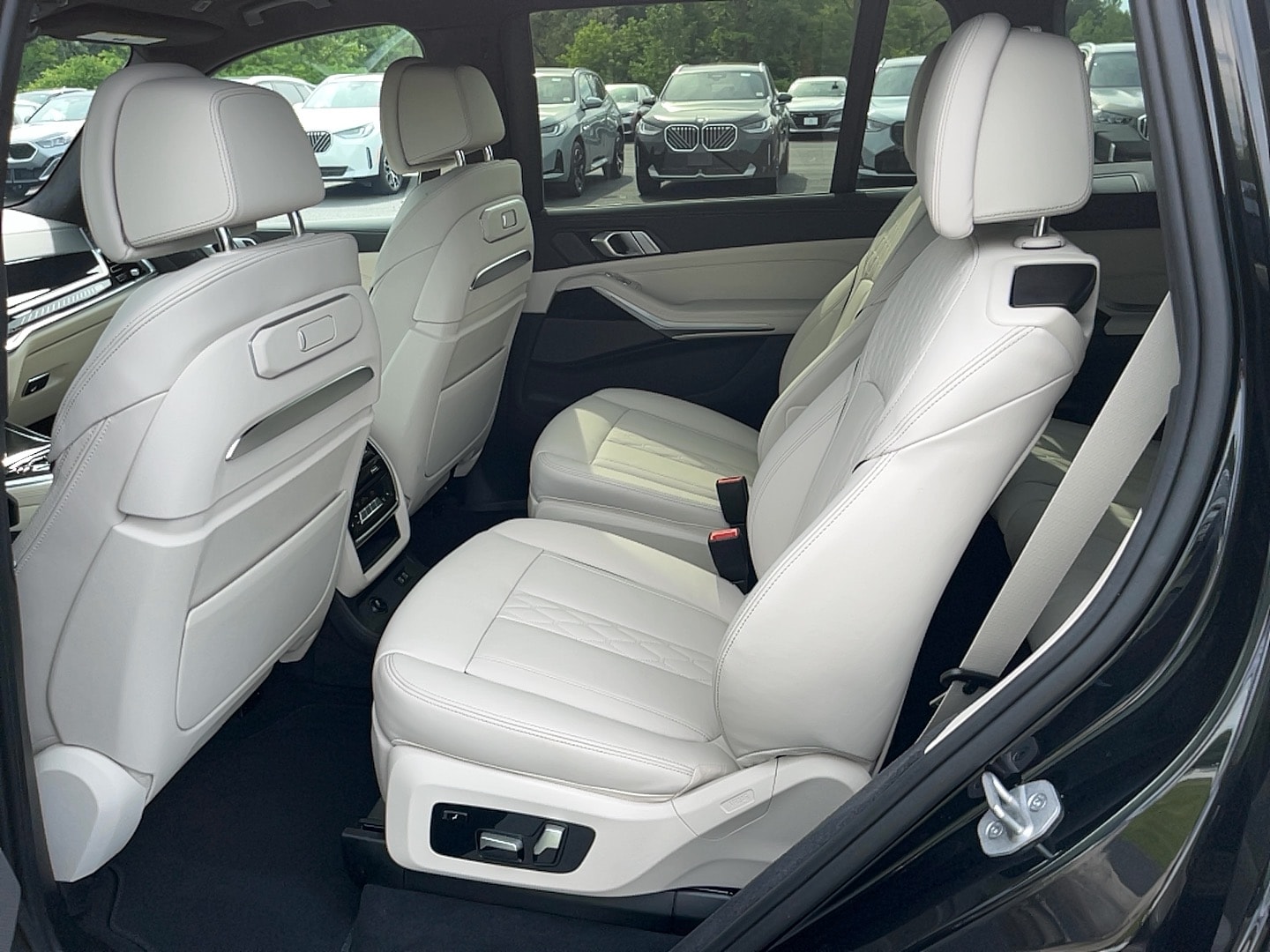 2025 BMW X7 M60i - Photo 10