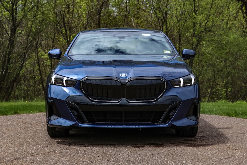New 2026 BMW 550e xDrive Sedan