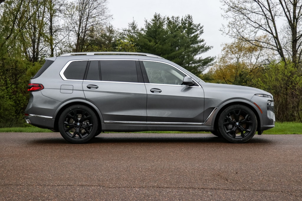 New 2026 BMW X7 xDrive40i SUV