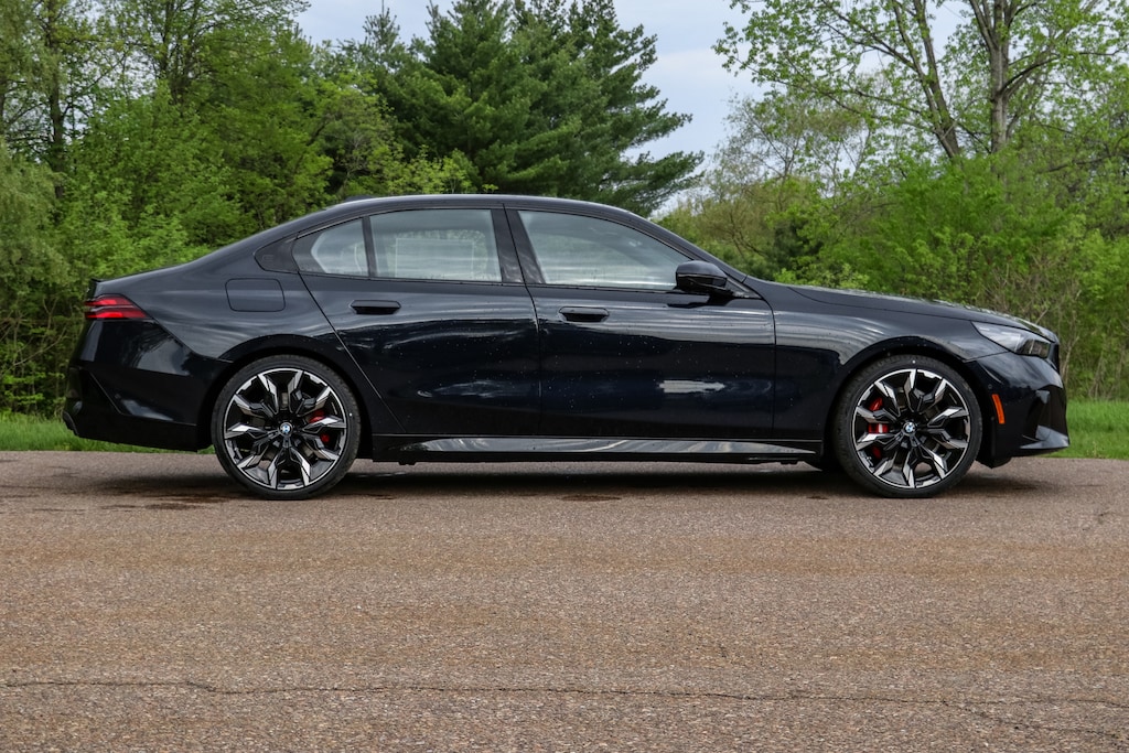 New 2026 BMW 530i xDrive Sedan