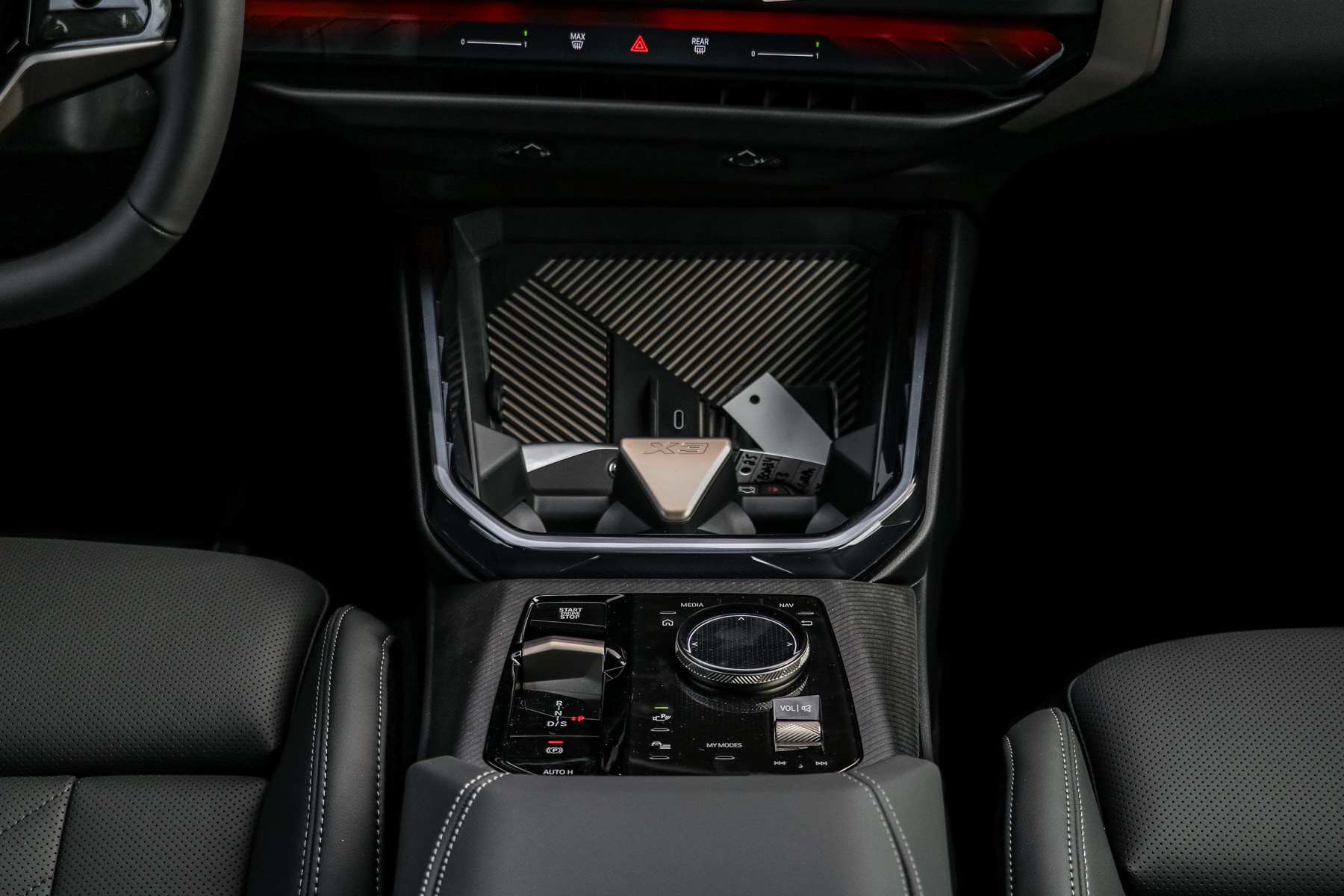 2025 BMW X3 30 - Photo 9