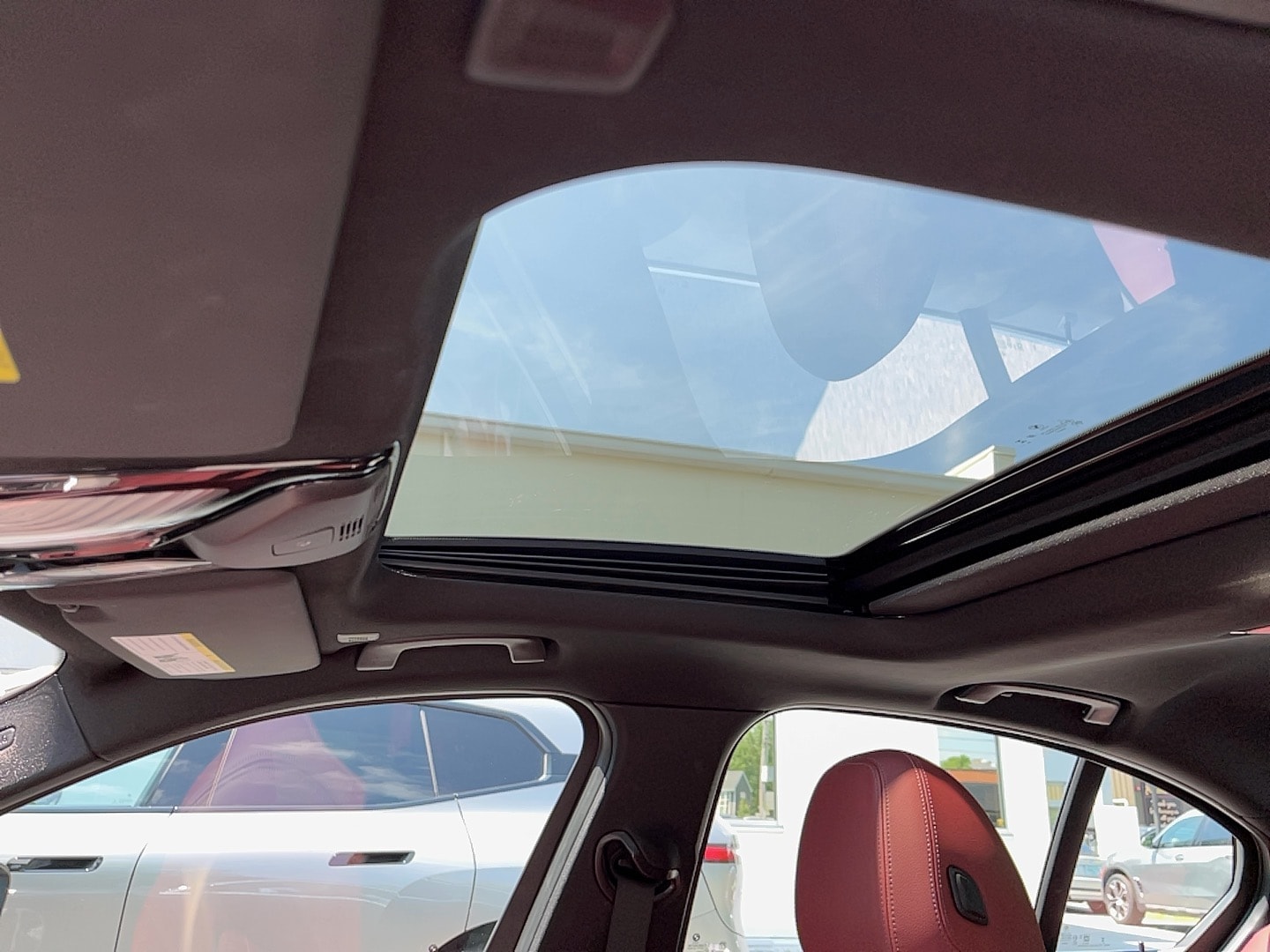 2025 BMW 3 Series 330i - Photo 11