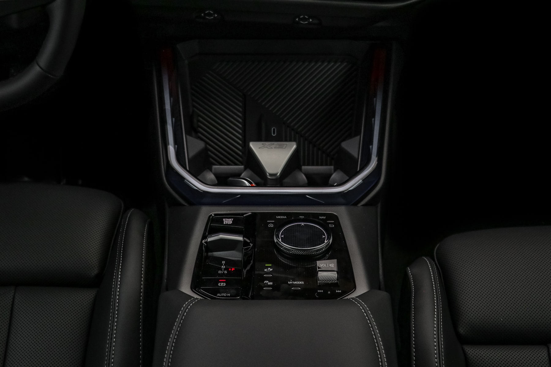 2026 BMW X3 30 - Photo 10