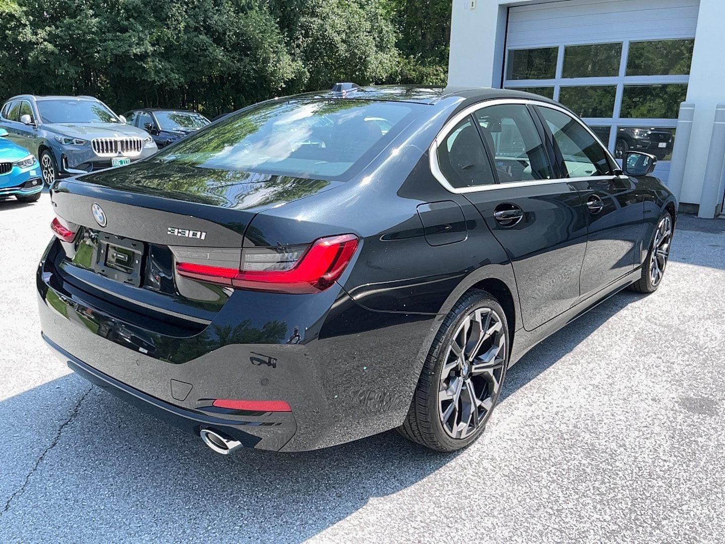 2025 BMW 3 Series 330i - Photo 6