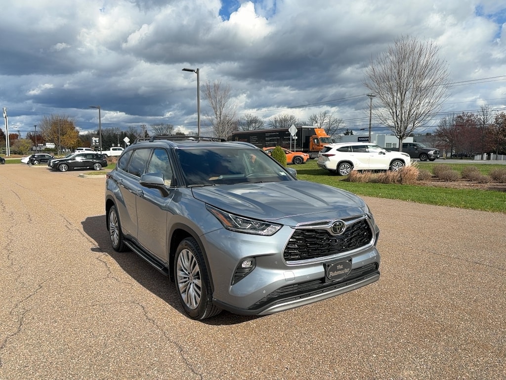 Used 2023 Toyota Highlander Platinum SUV