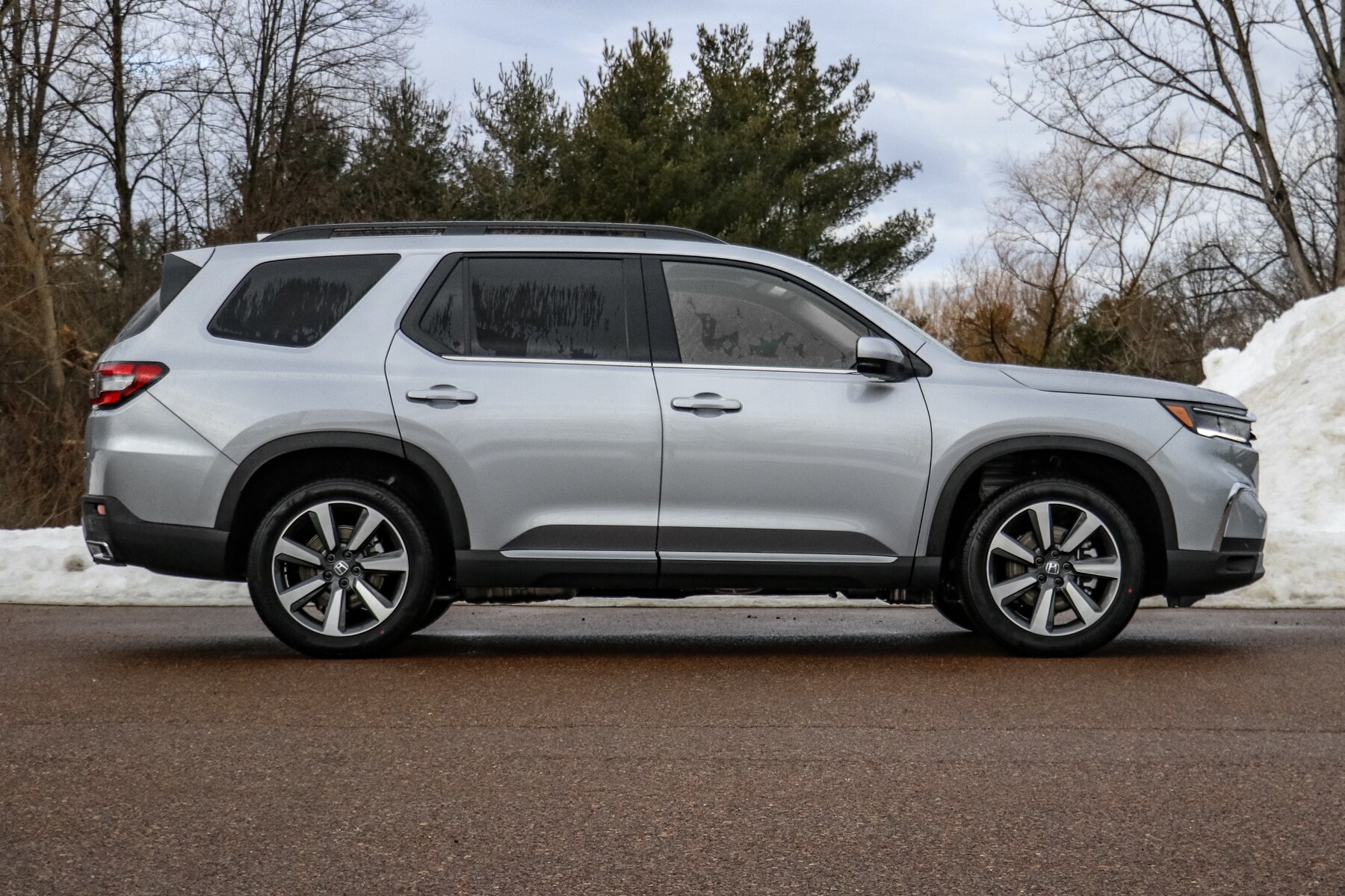 2025 Honda Pilot Touring photo 2