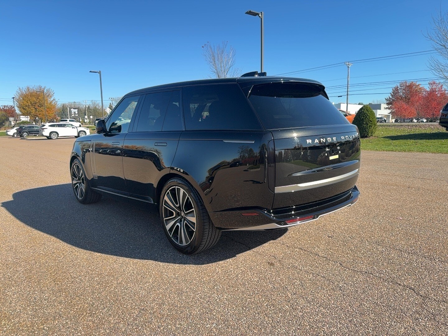 2024 Land Rover Range Rover SE photo 3