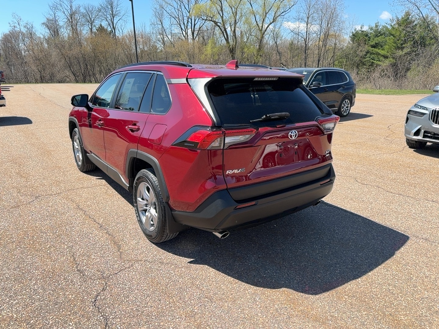 2023 Toyota RAV4 XLE - Photo 7