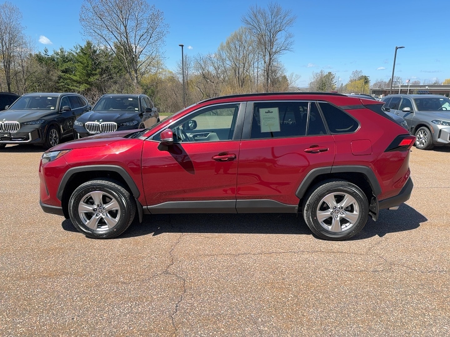 2023 Toyota RAV4 XLE - Photo 8