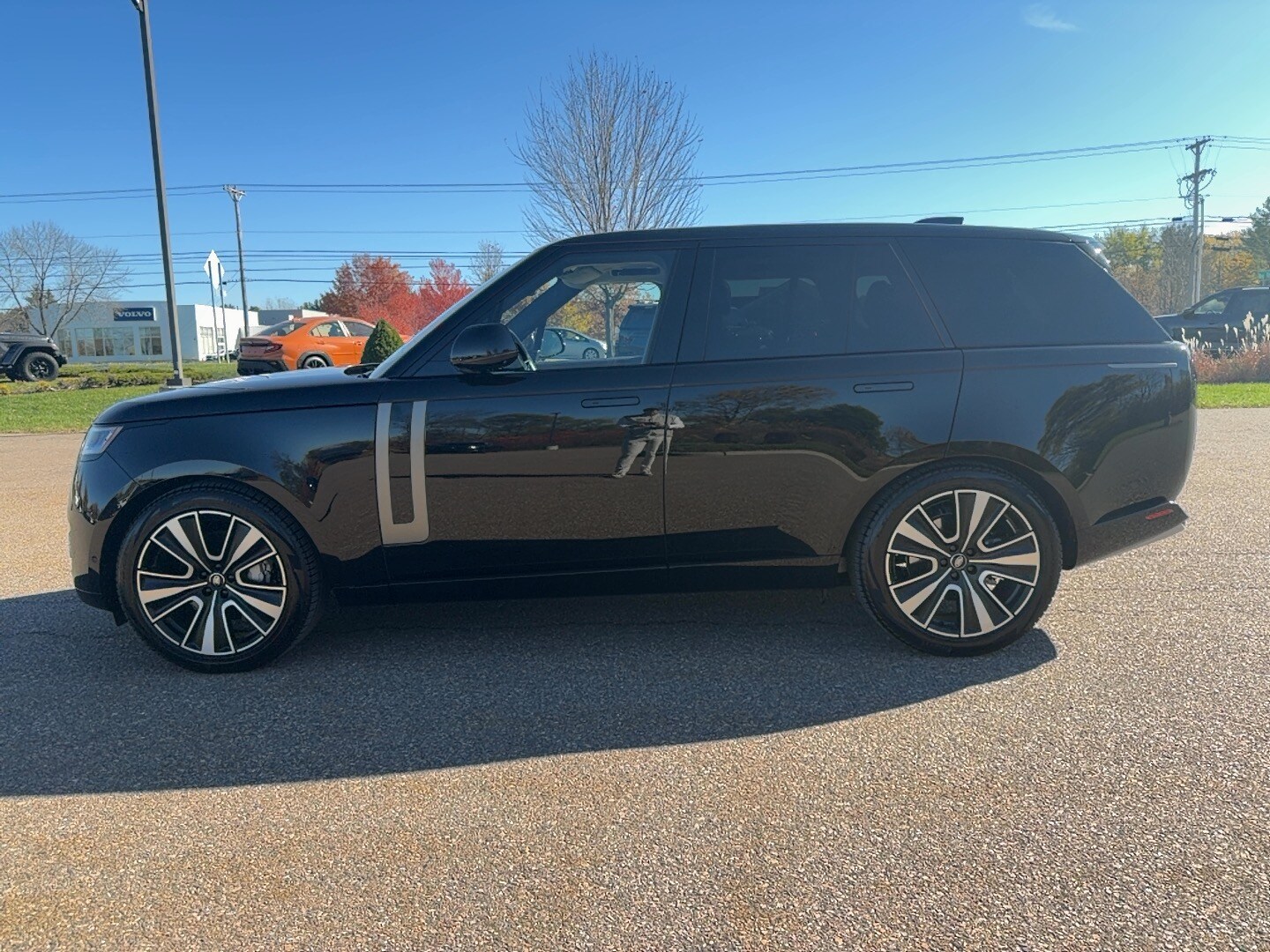 2024 Land Rover Range Rover SE photo 2