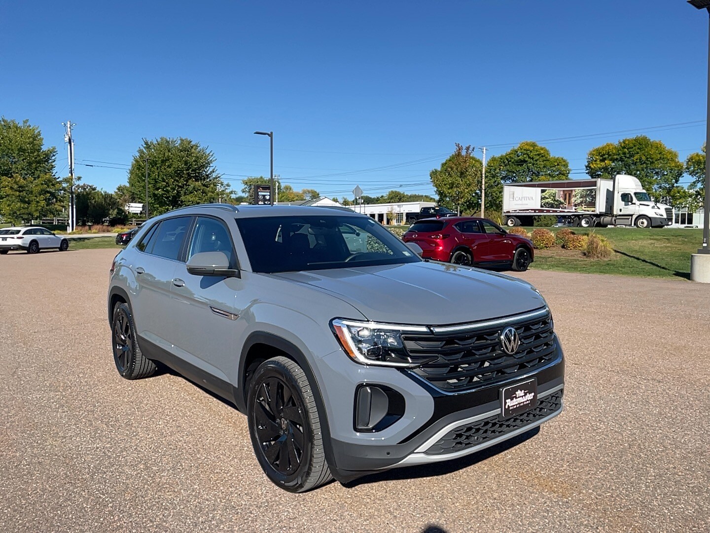2024 Volkswagen Atlas Cross Sport SE Technology photo 3