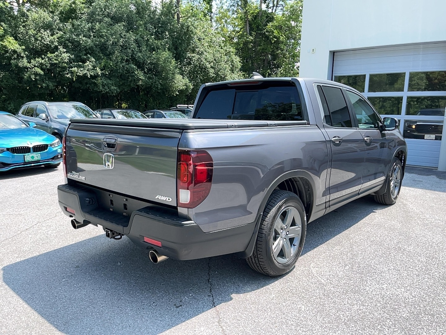 View vehicle photo 6